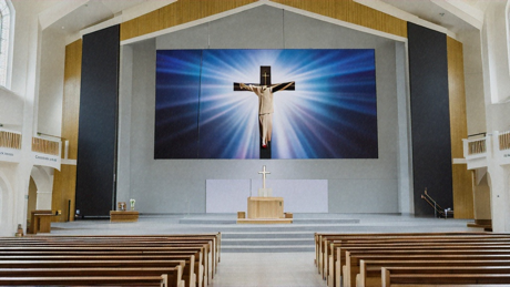 Espaço religioso com ecrã LED 1